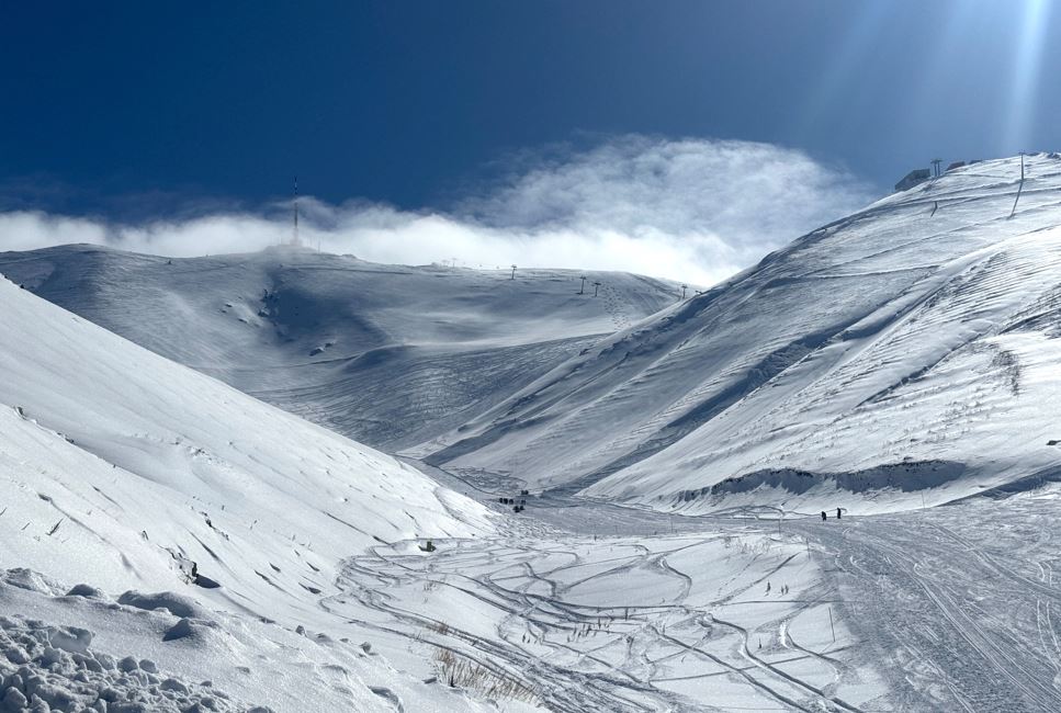 Palandöken Dağı'ndan Düşen Çığın Bir Kısmı Kayak Merkezinin Kuzey Pistine Aktı3