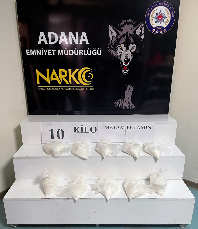 Adana'da Minibüste 10 Kilogram Sentetik Uyuşturucu Ele Geçirildi1