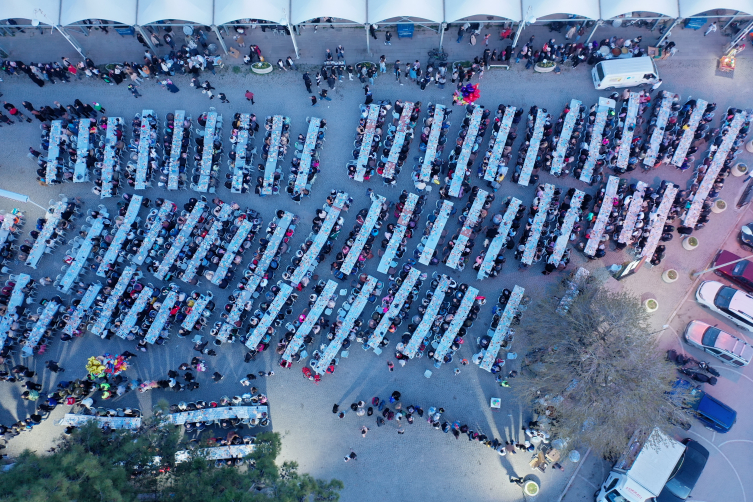 Ertuğrul Gazi Türbesi'nde Toplu Iftar Sevinci Yaşandı2