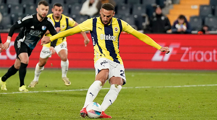 Fenerbahçe’de Sürpriz Gelişme Cenk Tosun Takımda Kalıyor