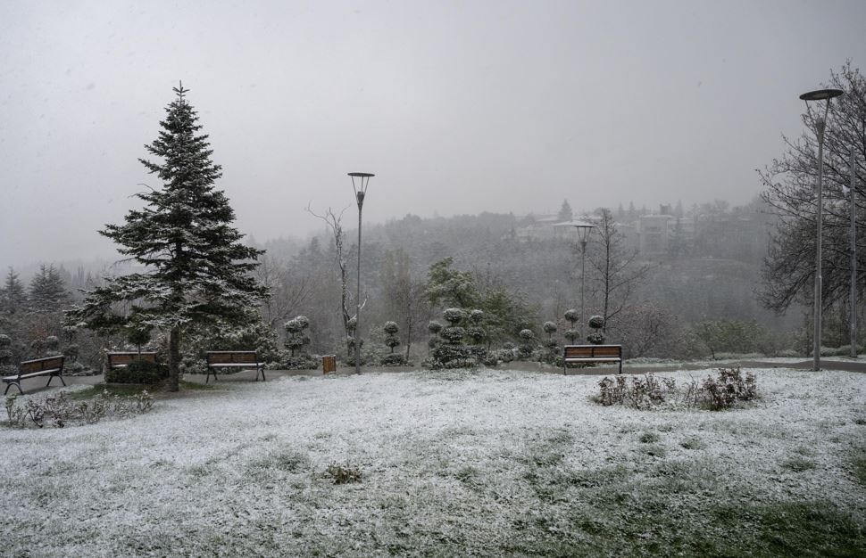 Başkente Nisan Ayında Kar Yağıyor2