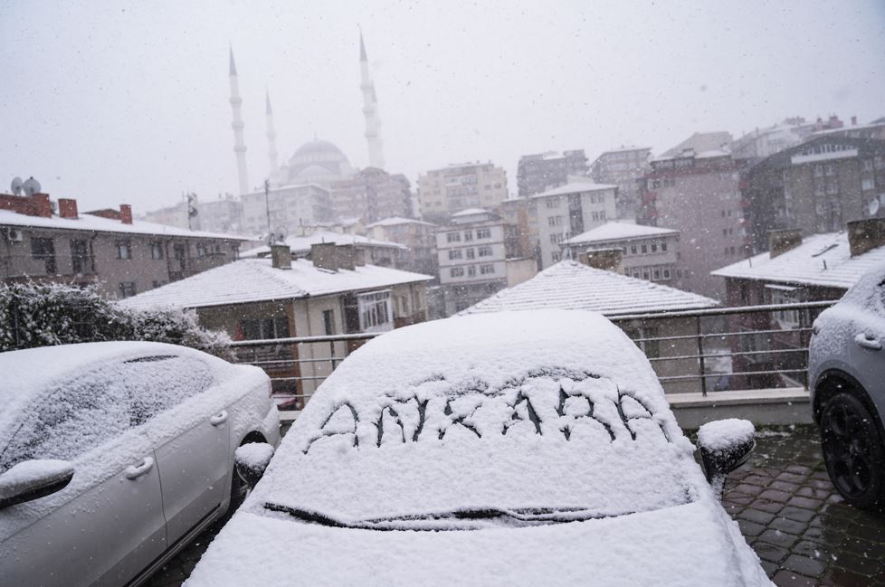 Başkente Nisan Ayında Kar Yağıyor4