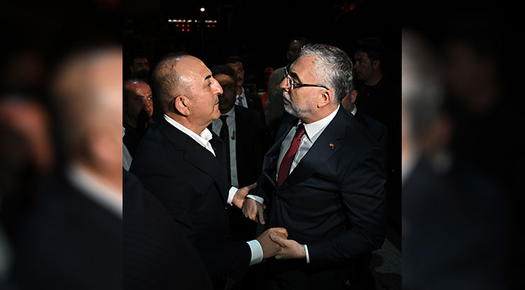 Cumhurbaşkanı Yardımcısı Yılmaz’dan Çavuşoğlu’na Taziye Ziyareti 2