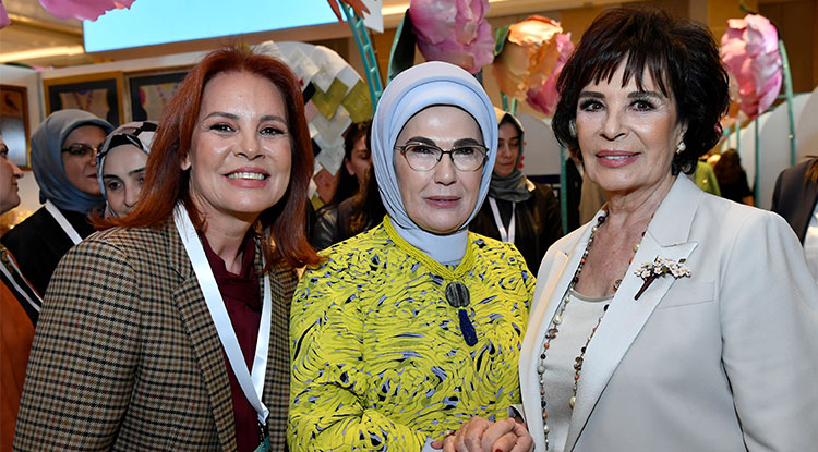 Emine Erdoğan, T O G E M D E R'in Geleneksel Cemre Çarşısının Açılışına Katıldı 2