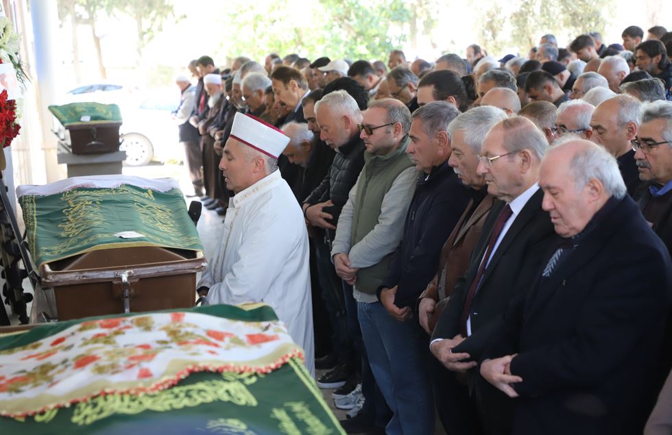 Ersun Yanal'ın Annesi Son Yolculuğuna Uğurlandı