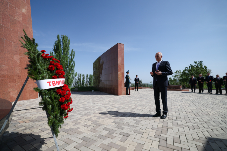 Tbmm Başkanı Kurtulmuş’tan Ata Beyit Ulusal Tarih Ve Anıt Kompleksi’ne Ziyaret1
