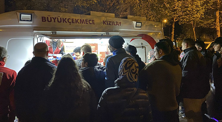Türk Kızılay, 350 Bin Kişilik Gıda Desteği Verildiğini Bildirdi