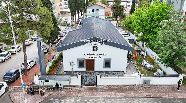 Bakan Ersoy Antalya'mızı Arzuladığımız Yere Getirmek Için El Birliğiyle Çalışıyoruz 3