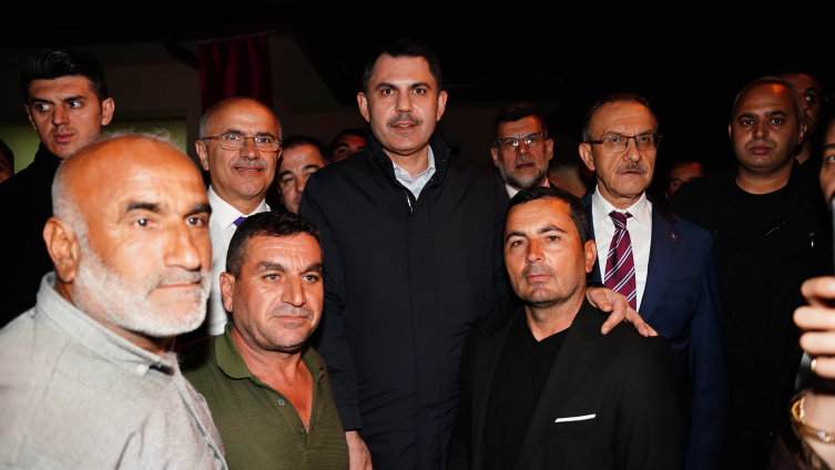 Bakan Kurum Yeni Köy Evlerine Taşınan Aileye Misafir Oldu3