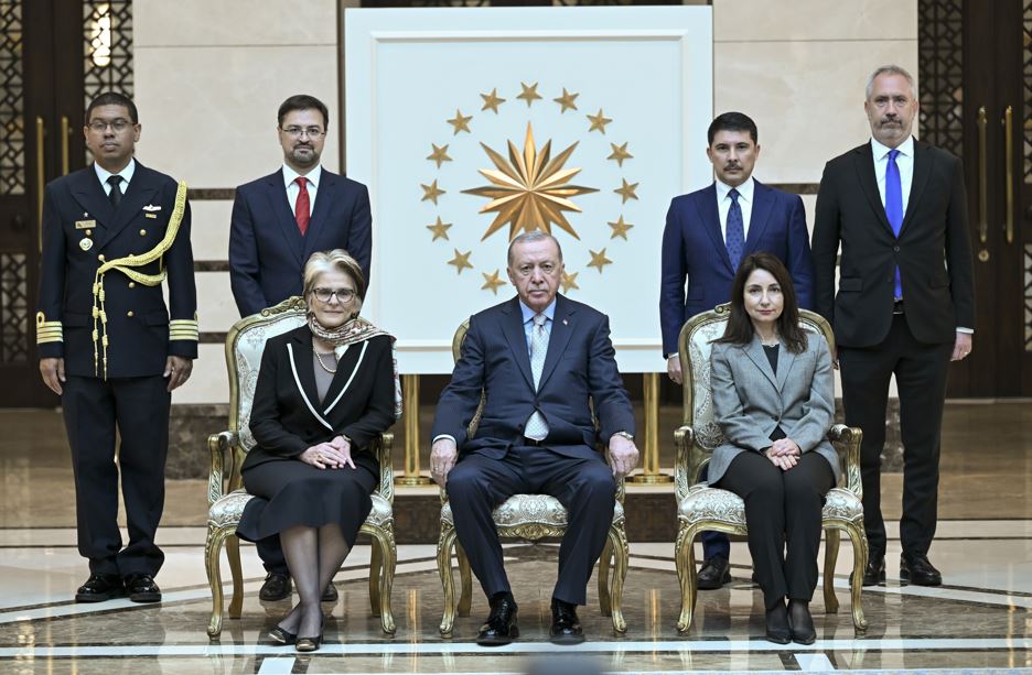 Cumhurbaşkanı Erdoğan, 5 Ülkenin Büyükelçisini Kabul Etti1