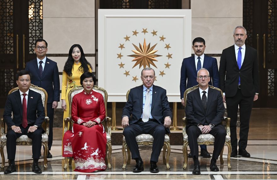 Cumhurbaşkanı Erdoğan, 5 Ülkenin Büyükelçisini Kabul Etti4