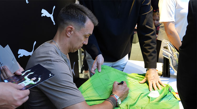 Fernando Muslera, Imza Gününde Taraftarla Buluştu 1