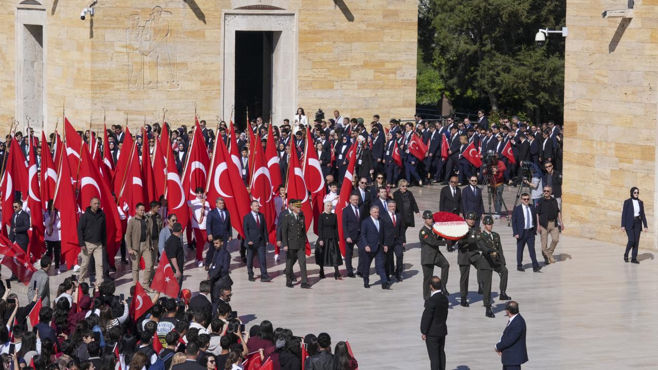 Gençlik Ve Spor Bakanı Bak, Anıtkabir'i Ziyaret Etti4