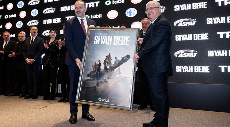 Gerçek Bir Asker Dizisi Siyah Bere