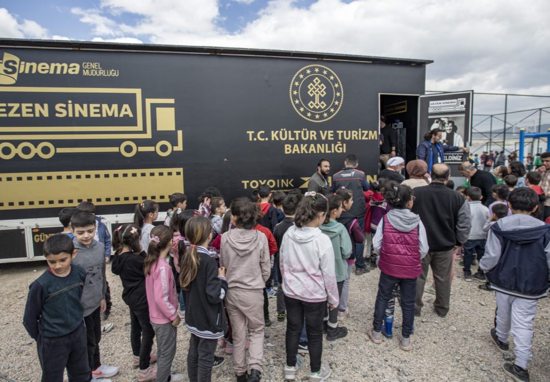 Gezen Sinema Yüzlerce Durağın Ortak Heyecanı Oldu2