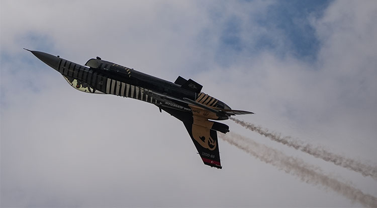 K K T C'de Gökyüzü T E K N O F E S T'teki Hava Gösterileriyle Renklendi