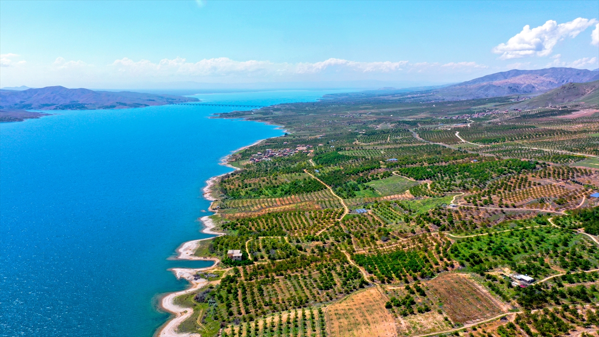Karakaya Baraj Gölü’nün Büyülü Atmosferi 2
