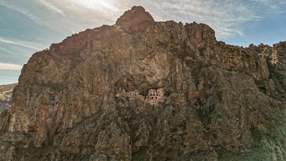Sümela’ya Benzeyen Dağların Içindeki Sessiz Mabed Alicin Manastırı