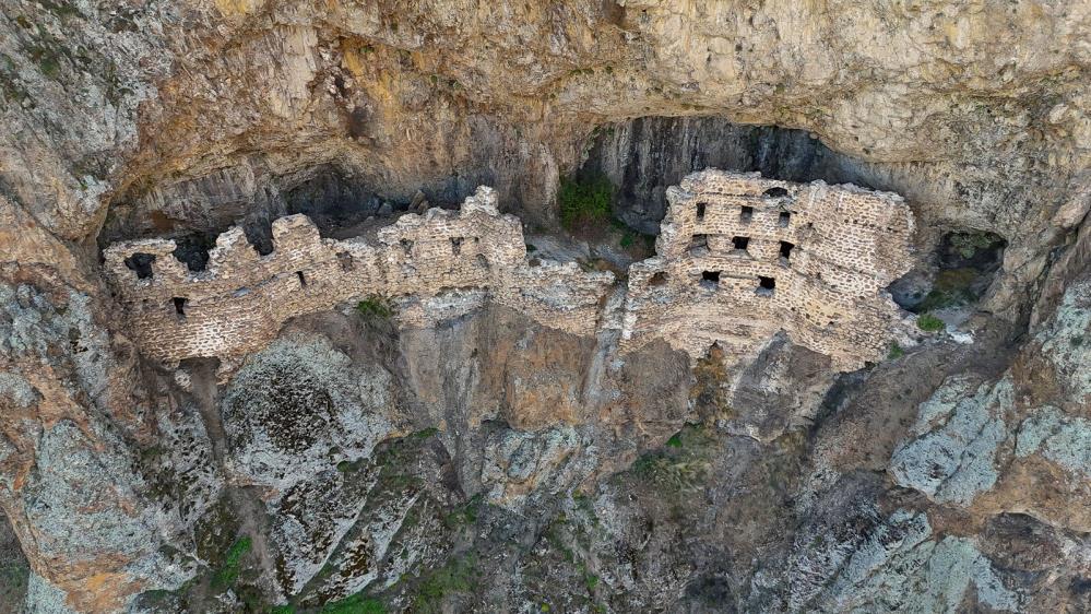 Sümela’ya Benzeyen Dağların Içindeki Sessiz Mabed Alicin Manastırı1