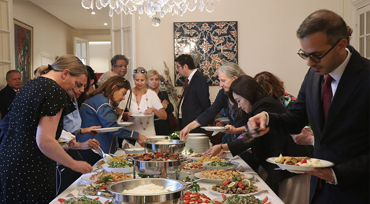 Türkiye'nin U N E S C O Daimi Temsilciliğinde, Türk Mutfağının Klasik Lezzetleri Tanıtıldı 1