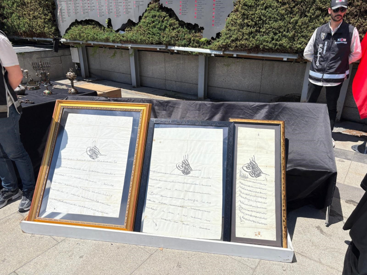 Yurt Dışına Kaçırılmak Istenen 2 Bin 922 Tarihi Eser Ele Geçirildi1