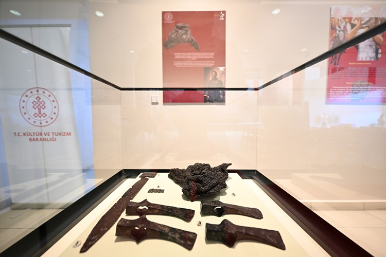 Zeugma Antik Kenti'nde Çıkarılan Eserler Sanatseverlerle Buluştu