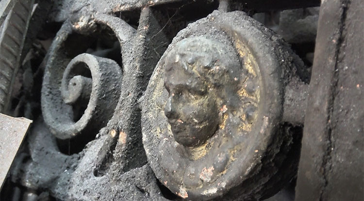 160 Yıllık Tarihi Kapı Antika Meraklılarının Ilgi Odağı Oldu Sahibi Satmıyor