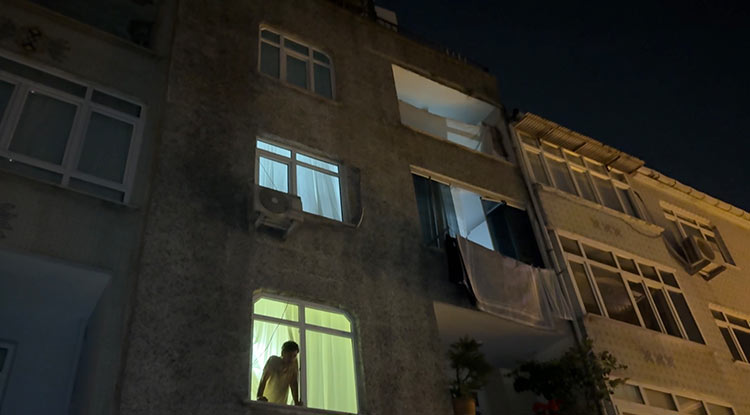 4 Katlı Binanın Arka Cephesindeki Duvar Yıkıldı 3