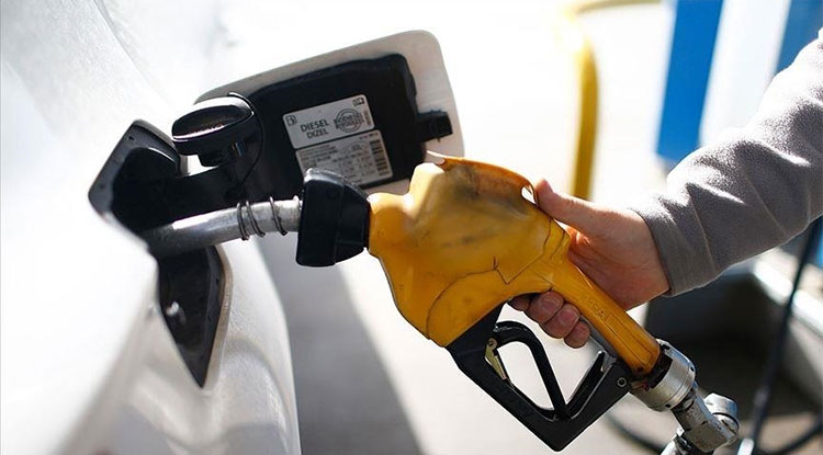 Araç Sahiplerine Müjde Motorin Ve L P G'ye Indirim Yapılması Bekleniyor