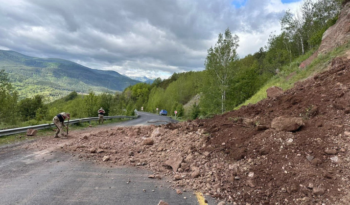 Ardahan’da Heyelan Tehlikesi Posof Yolu Ulaşıma Kapatıldı (2)