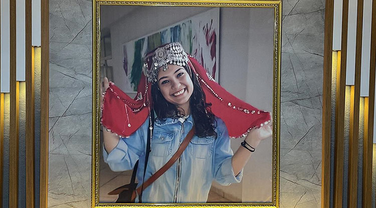 Aybüke Yalçın