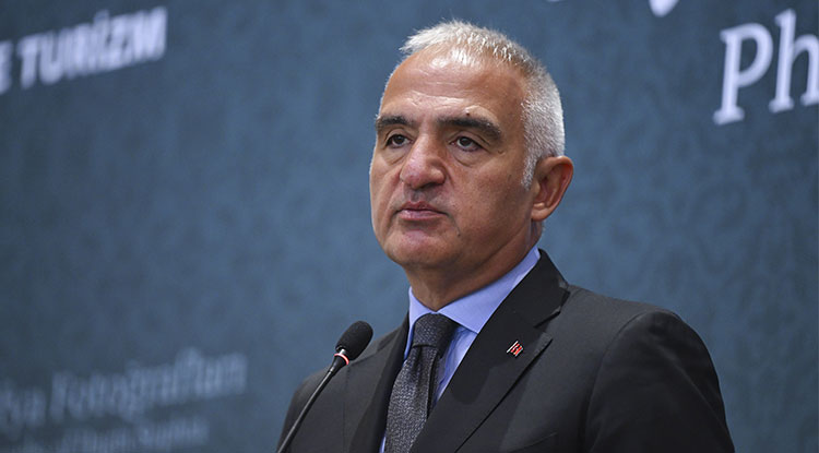 Bakan Ersoy Herkes Bilsin Ki Fatih'in Emaneti Emin Ellerdedir 1