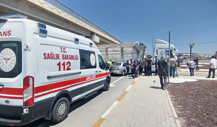 Bandırma’da Feci Kaza Otomobil Ile Çekici Çarpıştı, 2 Kişi Yaralandı (2)