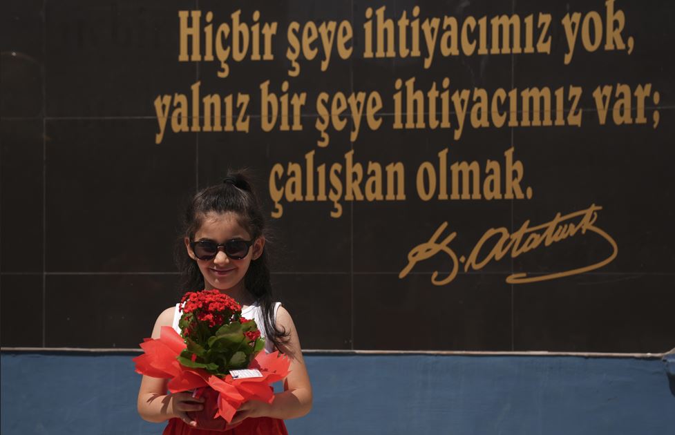 Okullarda Karne Heyecanı1