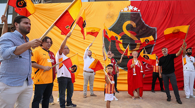 Senegal'de Galatasaray'ın 25. Şampiyonluğu Kutlandı 2