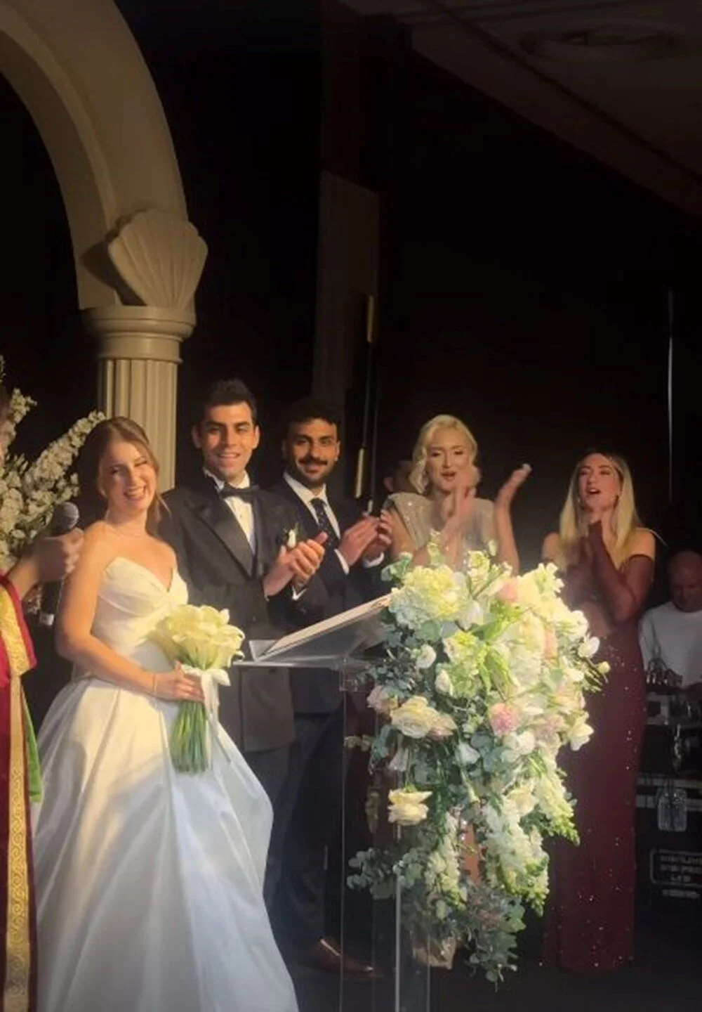 Sihirli Annem'in Çilek'i Zeynep Özkaya Gelin Oldu