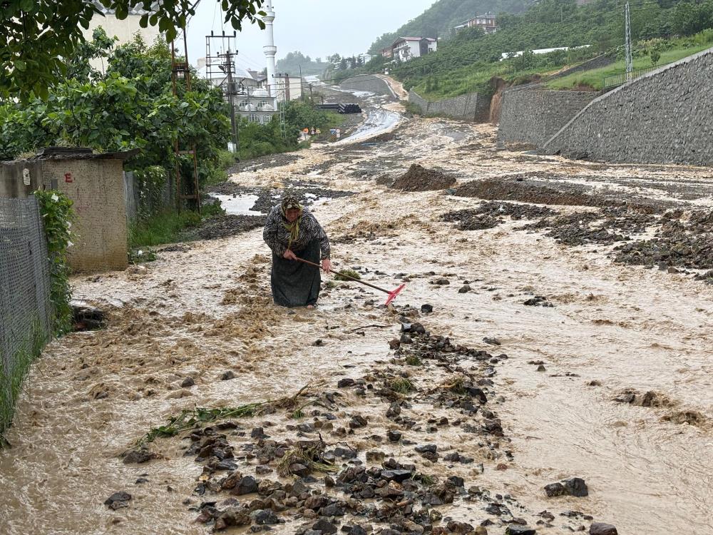 Trabzon'da Sağanak Sele Dönüştü3
