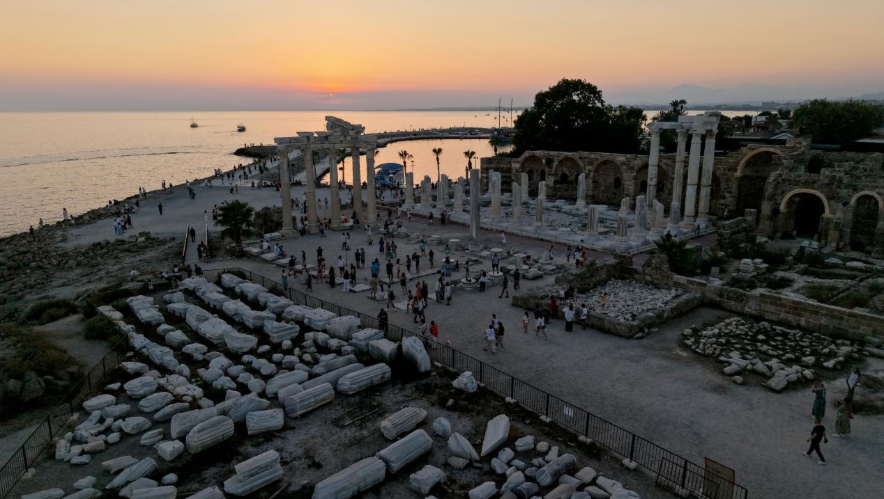 Antalya’da Tüm Zamanların Ziyaretçi Rekoru Kırıldı