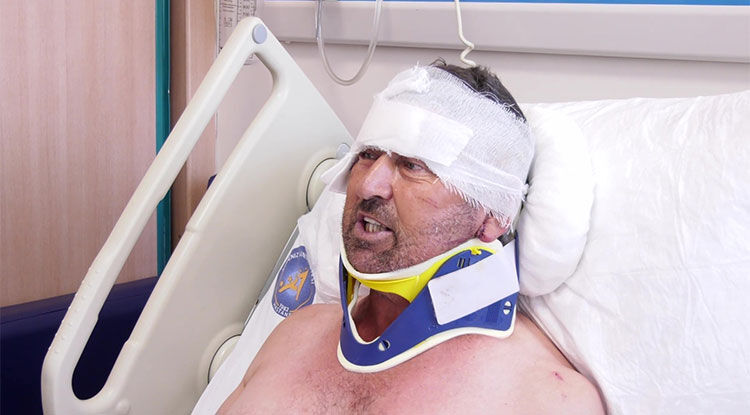 Aslan Saldırısına Uğrayan Adam Tedavisinin Ardından Taburcu Oldu 2