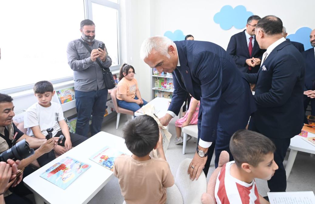 Bakan Ersoy Hakkari3