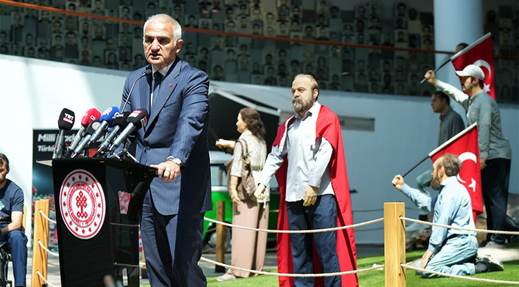 Bakan Ersoy O Gece Istiklalimize Sayısız Kurşun Sıkıldı