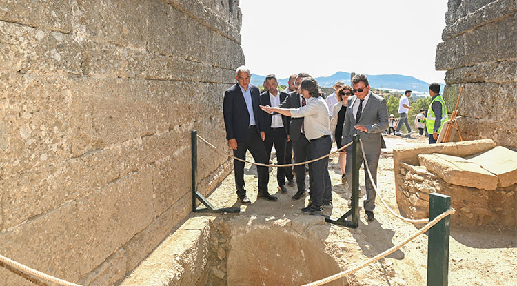 Bakan Ersoy Tanıttı Aspendos’ta 3 Büyük Keşif