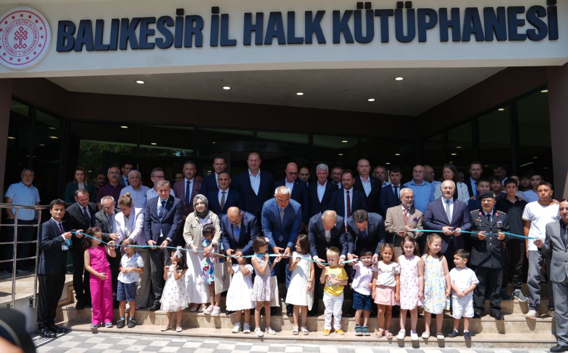 Balıkesir İl Halk Kütüphanesi Hizmete Açıldı