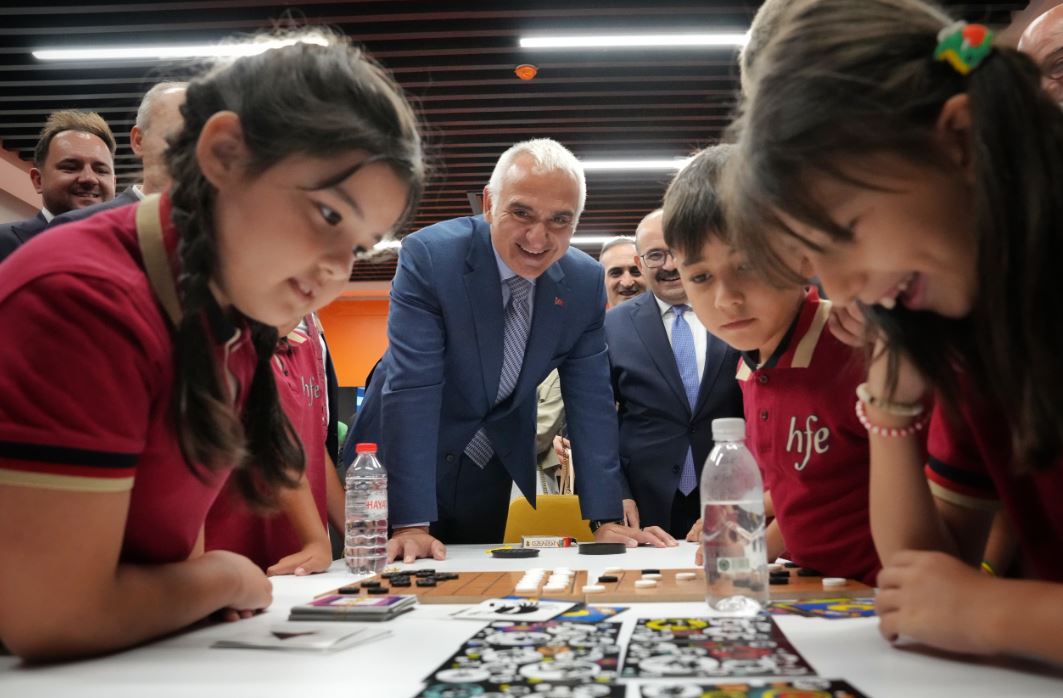 Balıkesir İl Halk Kütüphanesi Hizmete Açıldı1