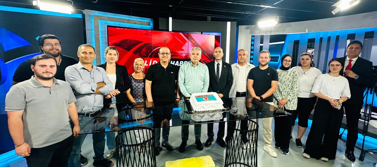 Lider Gazete’nin ‘5 Yıllık’ Başarısına Tatlı Bir Dokunuş