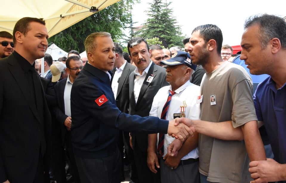 Şehit Özkan Özkanlı Son Yolculuğuna Uğurlandı5