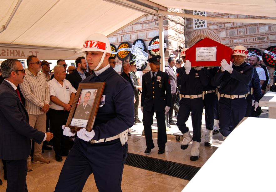 Şehit Piyade Komando Astsubay Kıdemli Çavuş Fikret Mangura1