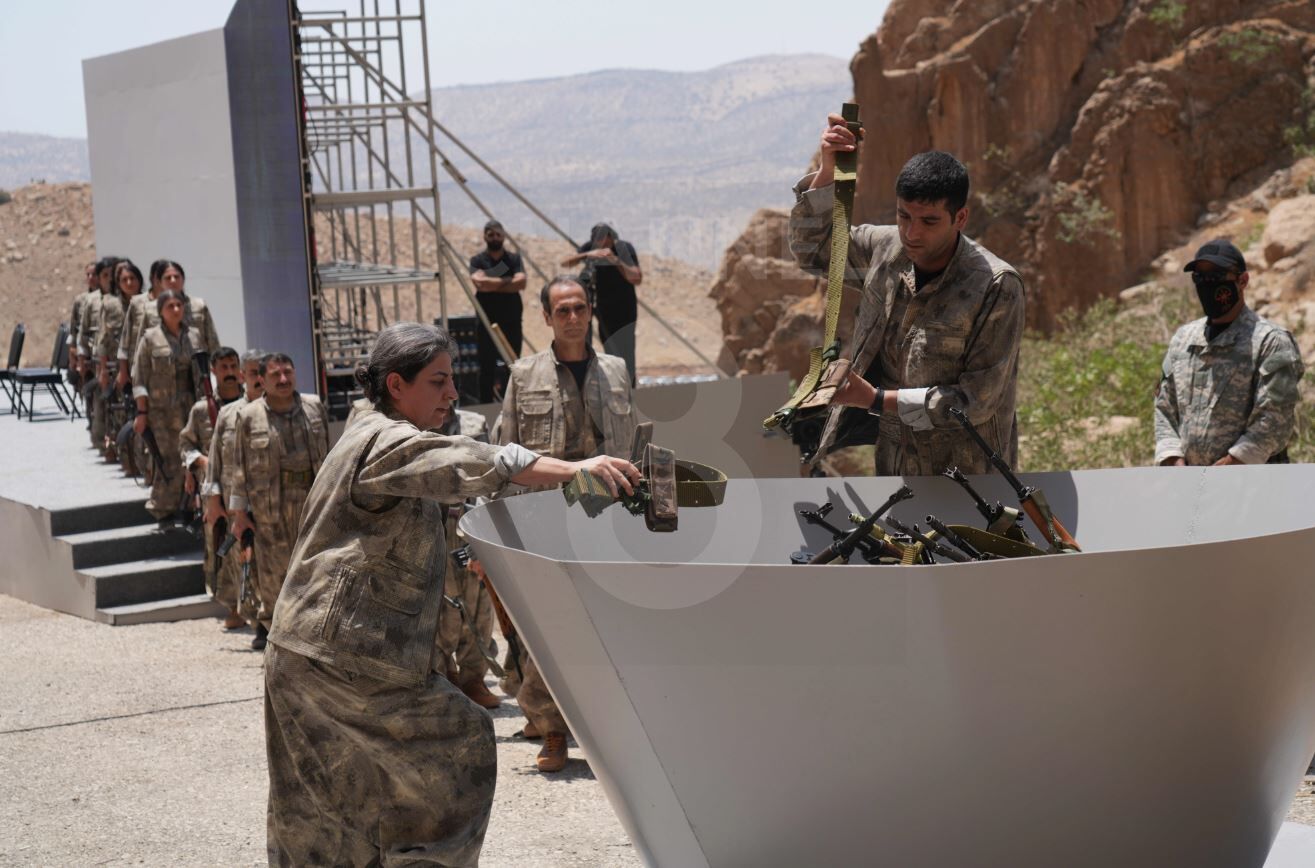 Terör Örgütü Pkk Silahlarını Imha Etti3