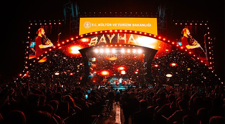 Van Kültür Yolu Festivali Bayhan Konseriyle Sona Erdi 1