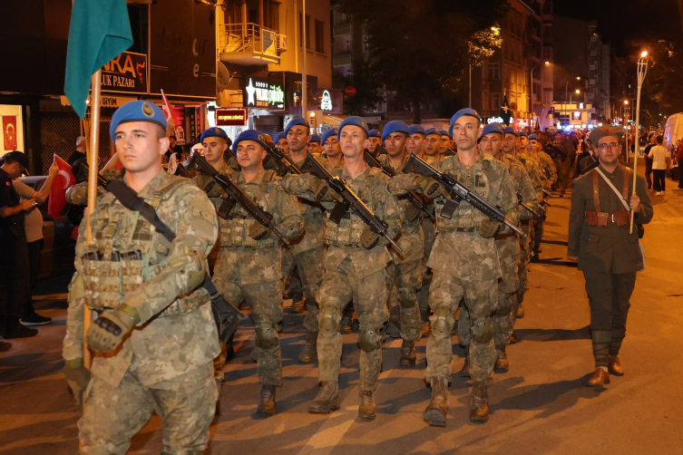Afyonkarahisar'da Büyük Taarruz'un 103. Yıl Dönümünde Fener Alayı1